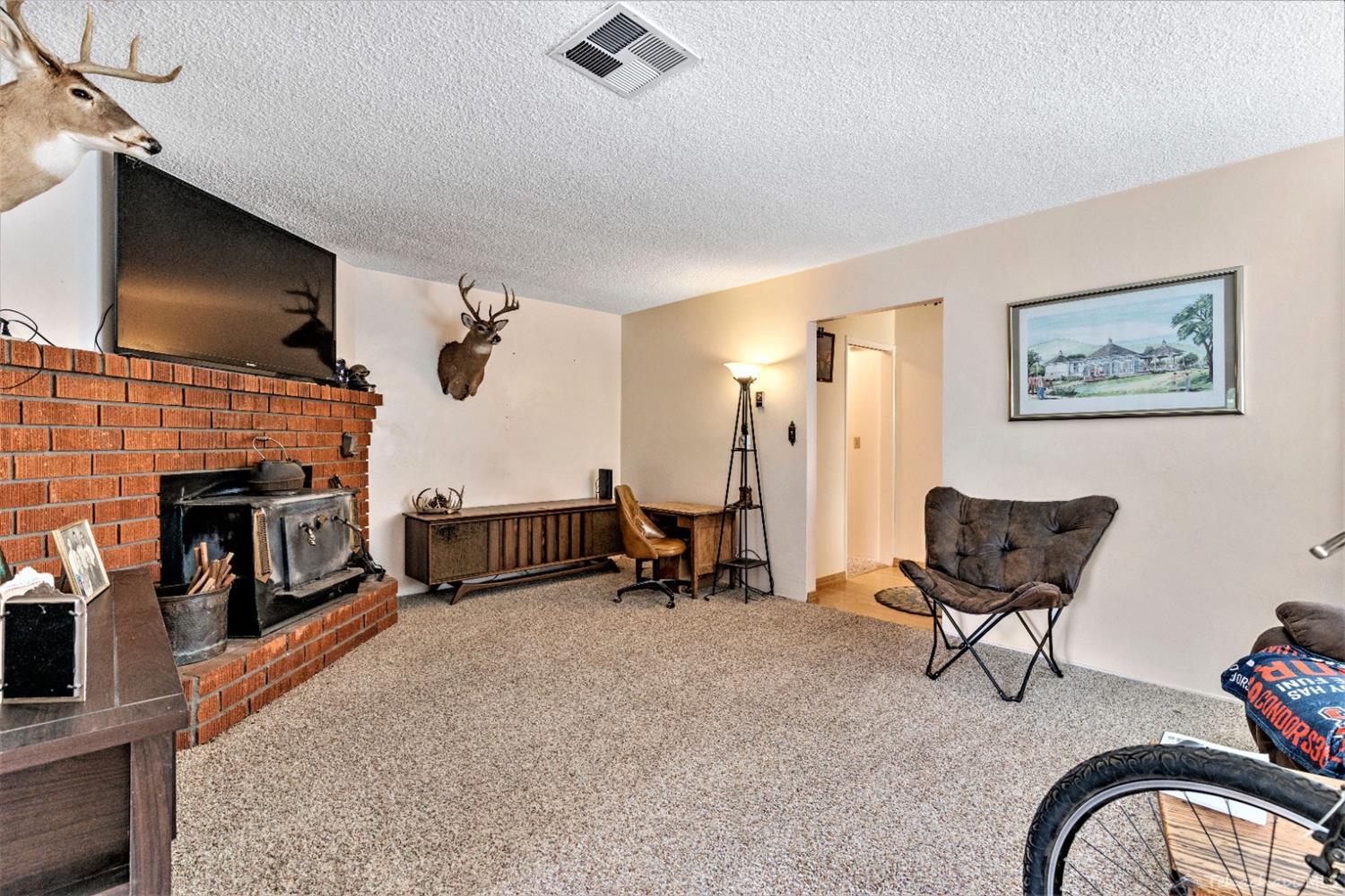 22511 Mariposa Road Tehachapi, CA 93561 - Photo 8 of 23 Gallery Image 8