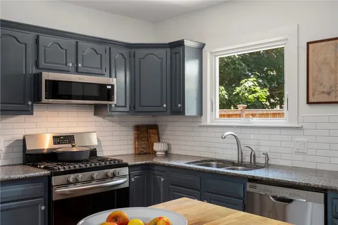 $889,000 | 229 6th Street, Providence, RI 02906