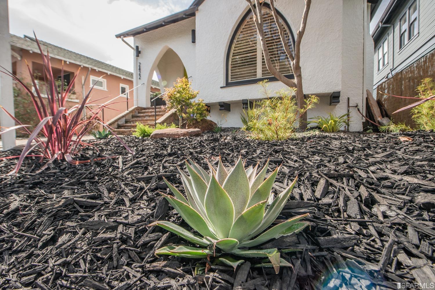2422 Bonar Street Berkeley, CA 94702 - Photo 38 of 54 a view of a yard of the house
