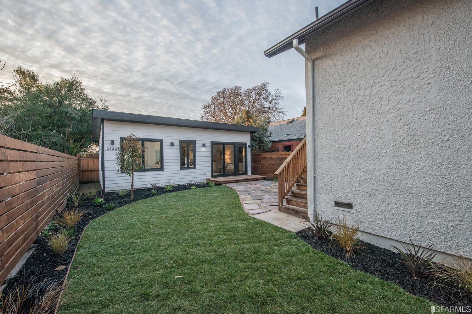 2422 Bonar Street Berkeley, CA 94702 - Photo 42 of 54 a backyard of a house with seating space
