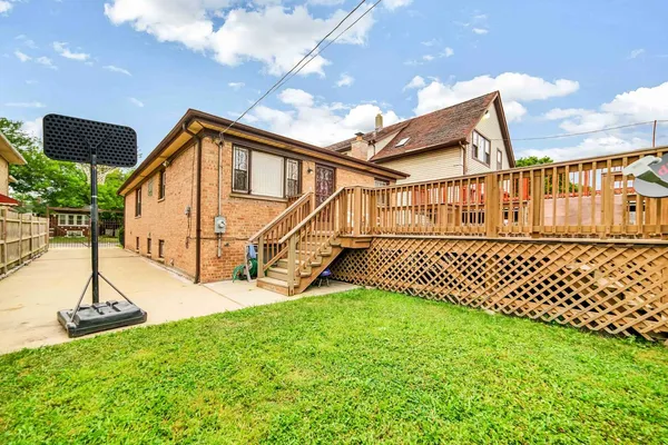 $500,000 | 2725 North Oak Park Avenue, Chicago, IL 60707