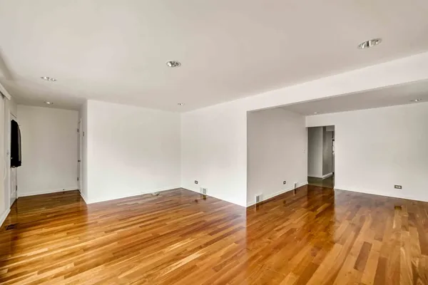 $500,000 | 2725 North Oak Park Avenue, Chicago, IL 60707