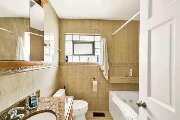 $500,000 | 2725 North Oak Park Avenue, Chicago, IL 60707