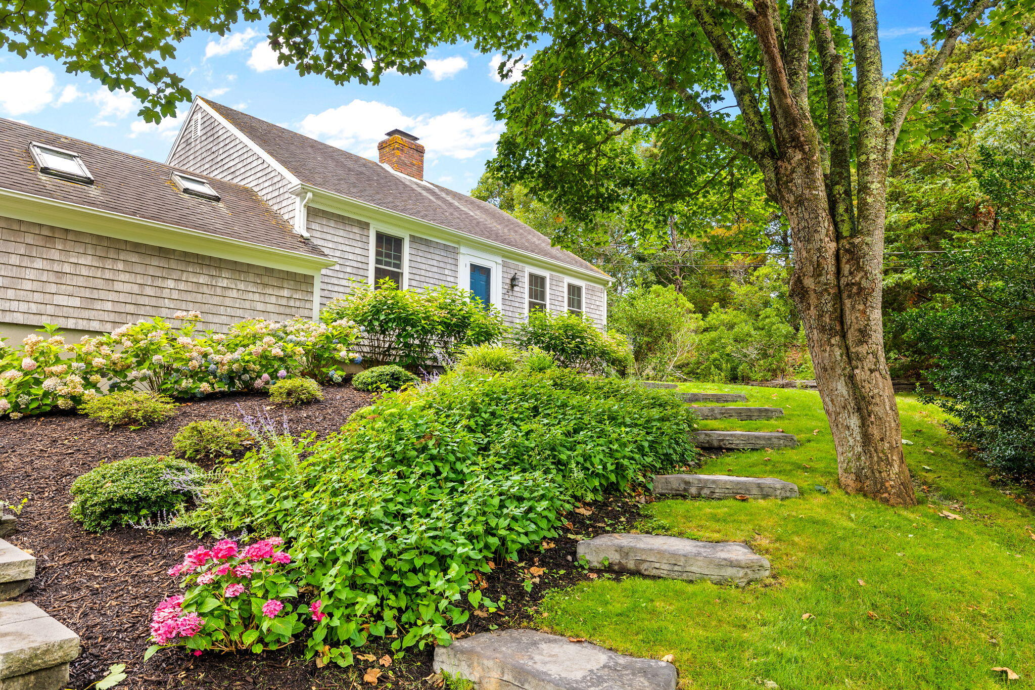37-web-or-mls-185 Beach Rd Final-38