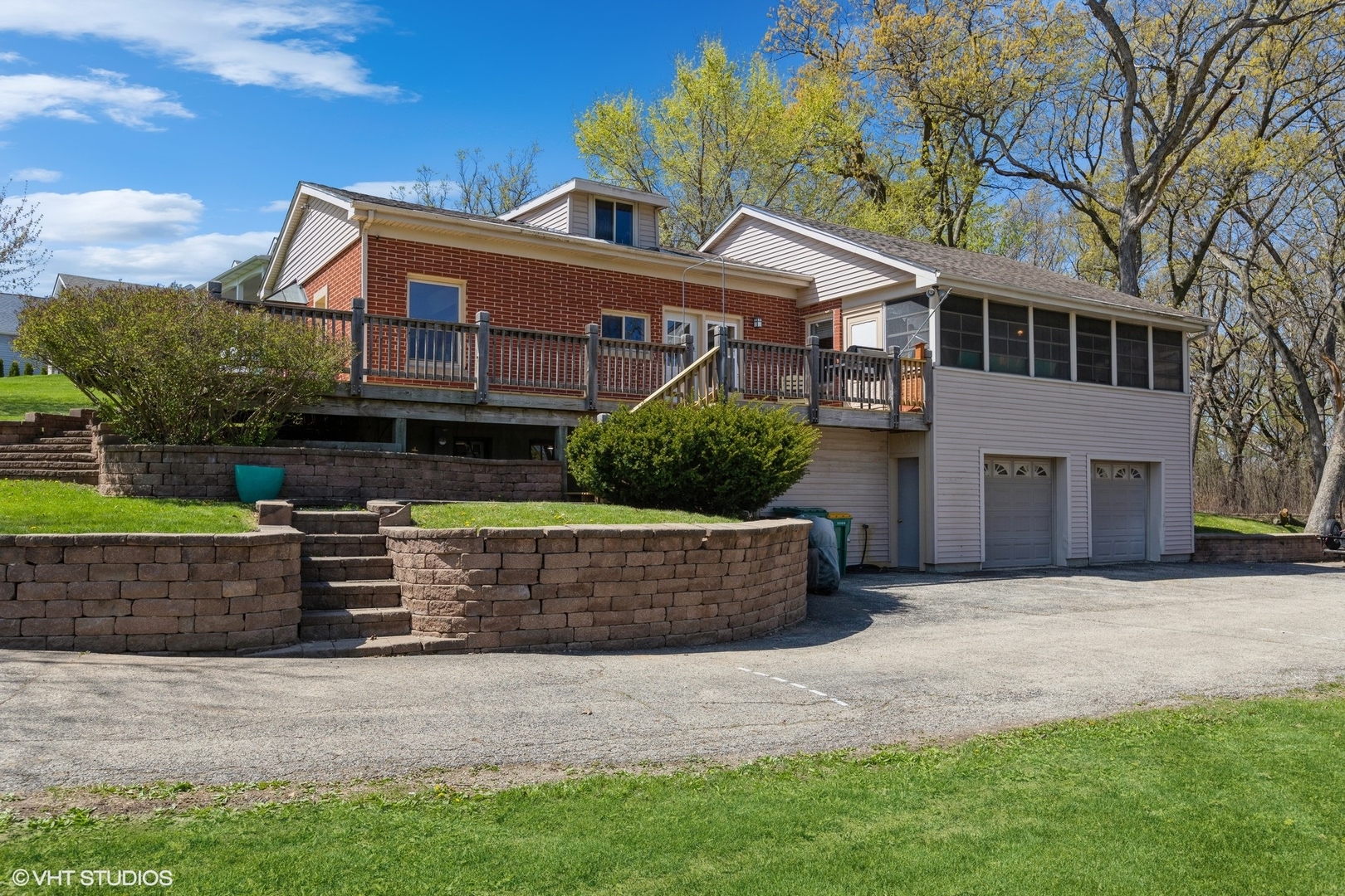 28660 Golf View Drive Spring Grove, IL 60081 - Photo 1 of 25 a front view of a house with garage