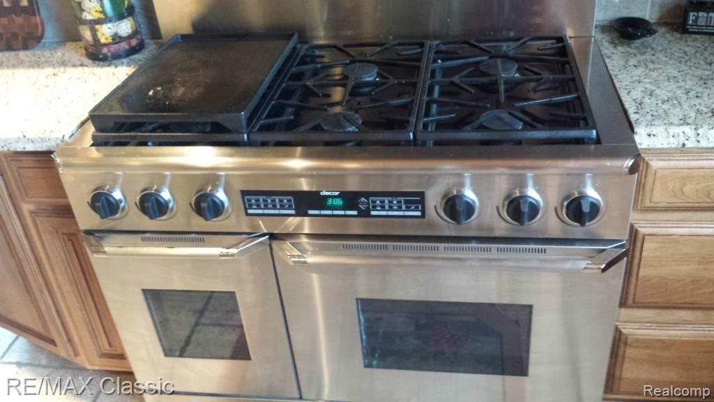 11169 Hyne Road Brighton, MI 48114 - Photo 13 of 48 DACOR 6 BURNER.jpg