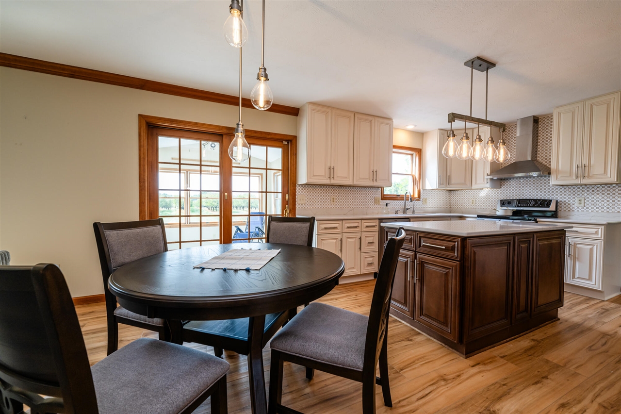 31401 Middle Crossing Road Dowagiac, MI 49047 - Photo 7 of 32