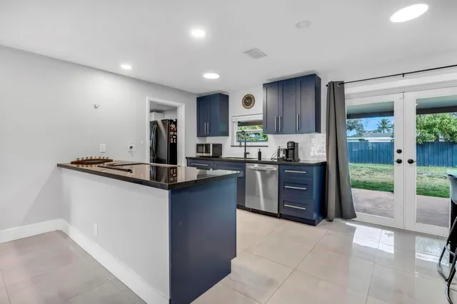 $3,400 | 5070 Southwest 94th Terrace, Cooper City, FL 33328