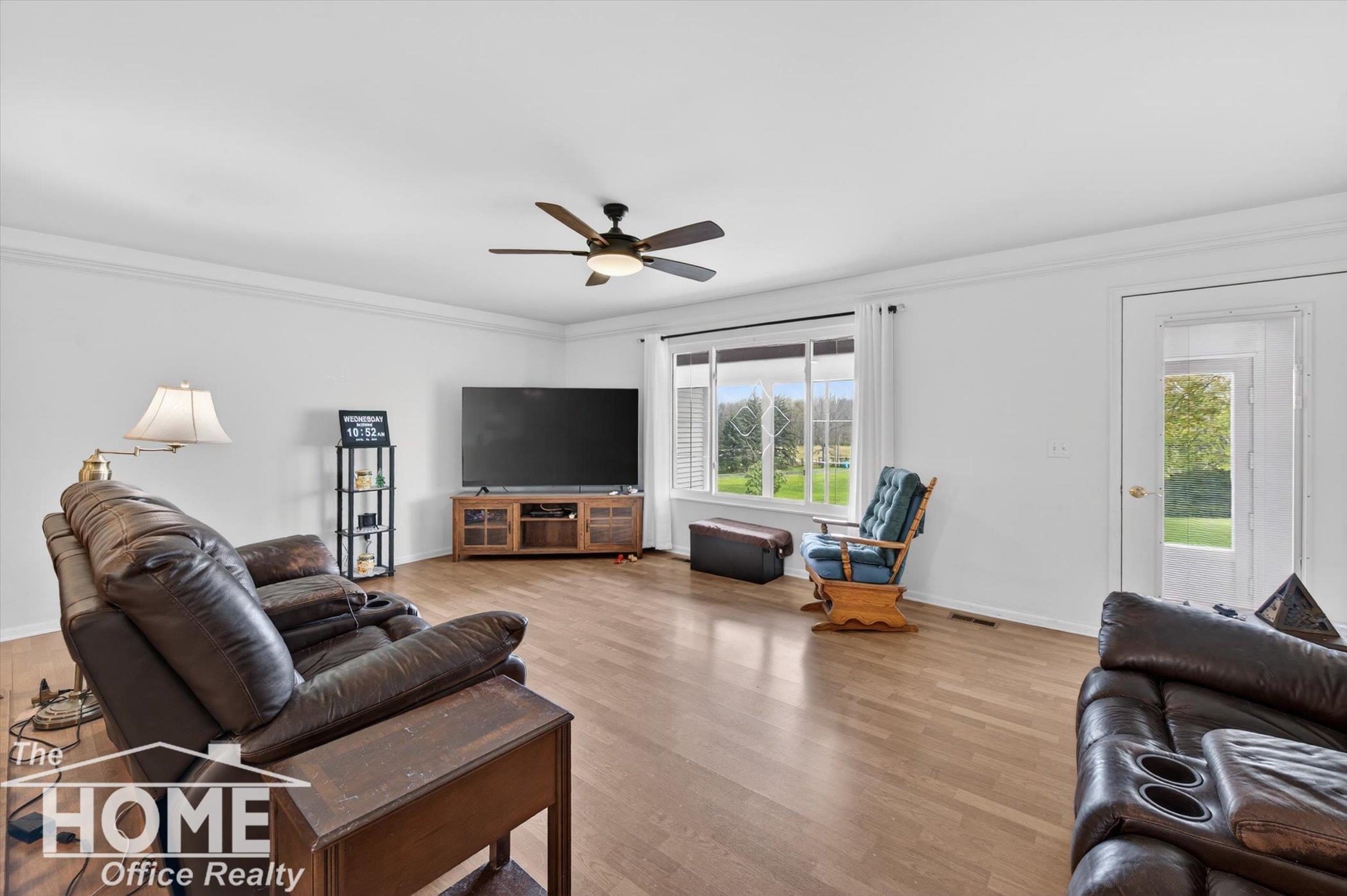 6444 Grand River Road Bancroft, MI 48414 - Photo 7 of 41