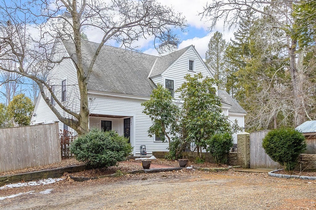 261 Salem End Road Framingham, MA 01702 - Photo 3 of 42 Gallery Image 3
