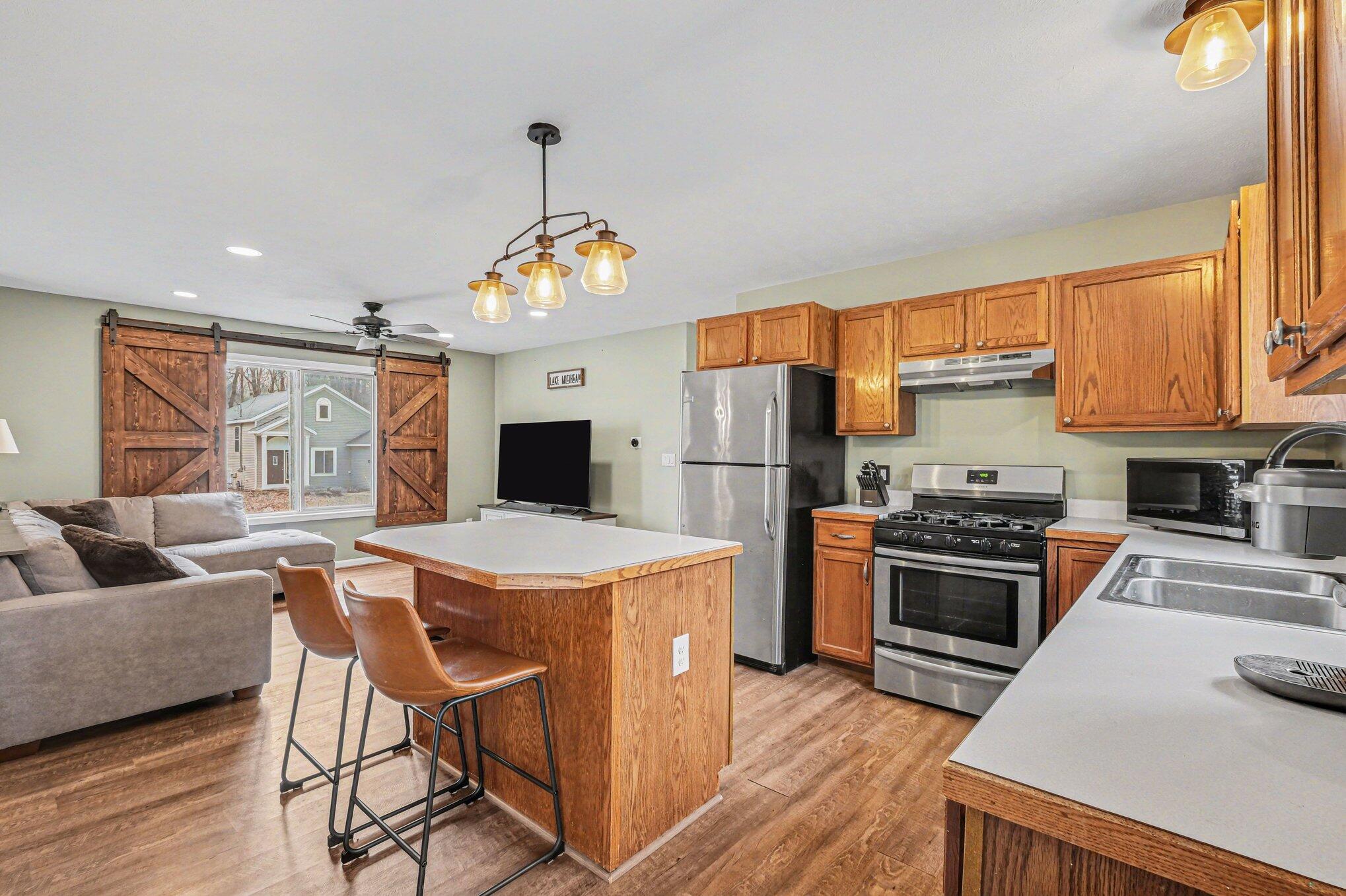 14923 Minetta Avenue Spring Lake, MI 49456 - Photo 2 of 21 KITCHEN