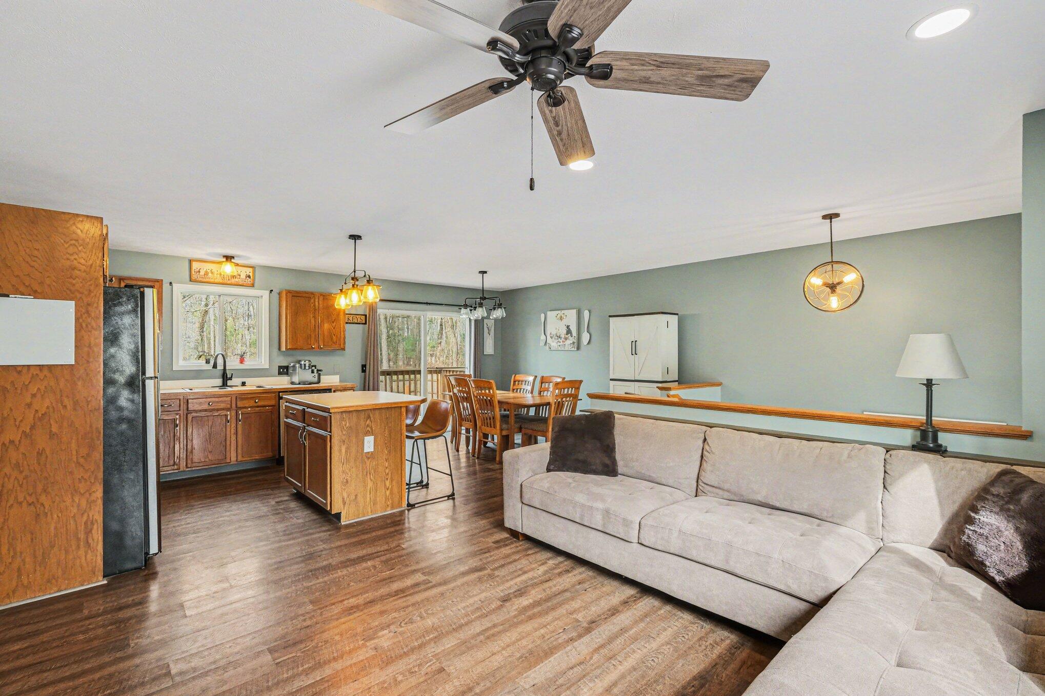 14923 Minetta Avenue Spring Lake, MI 49456 - Photo 7 of 21 LIVING ROOM