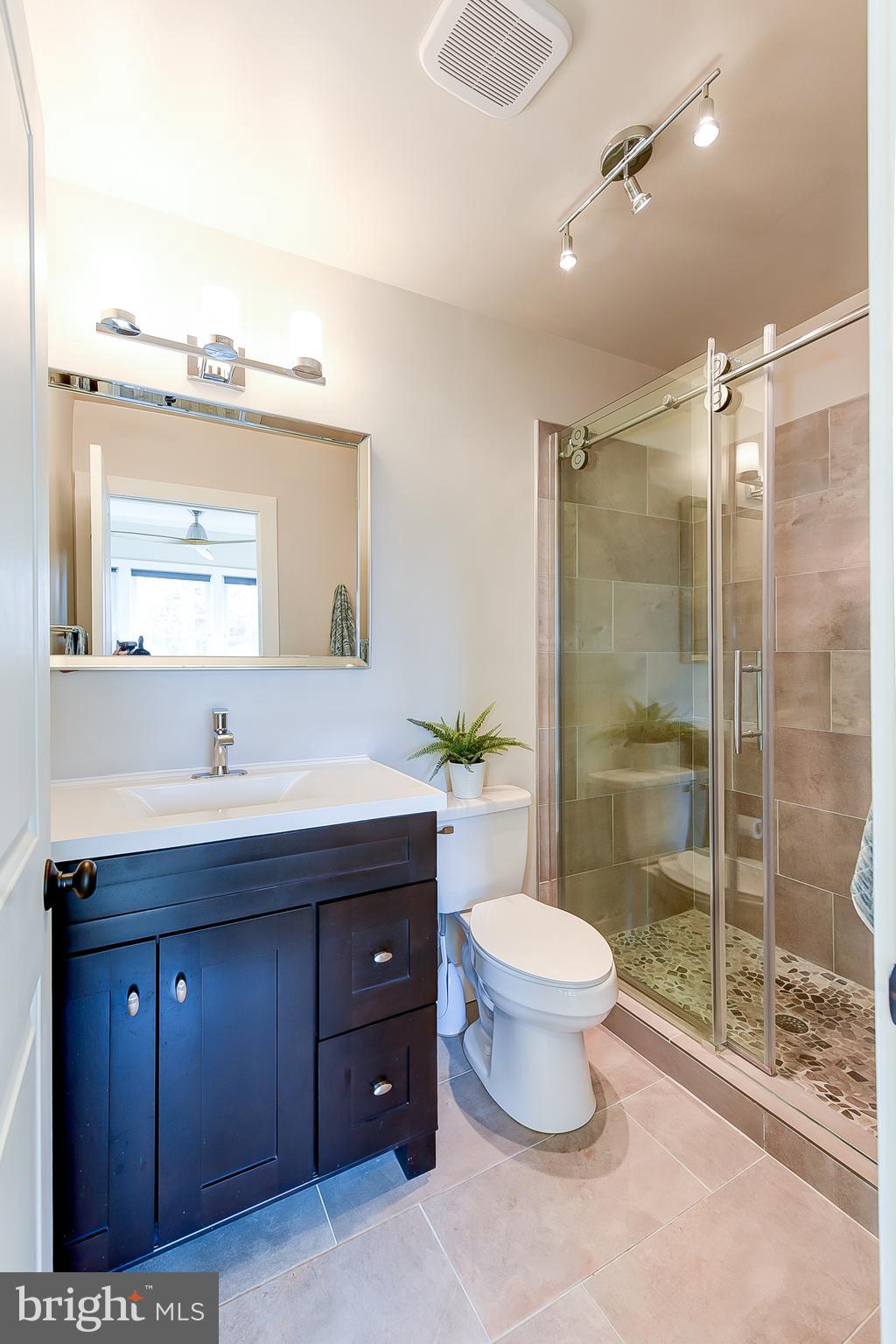 1726 R Street Southeast Washington, DC 20020 - Photo 31 of 36 Gallery Image 31