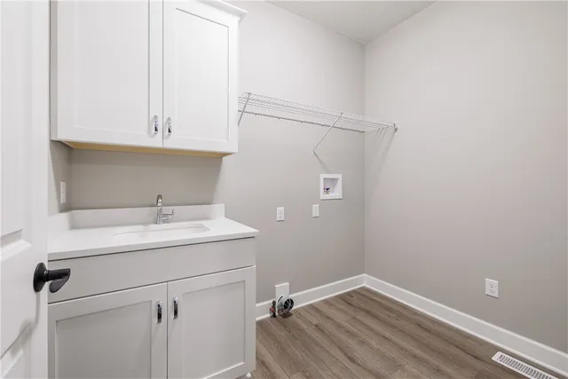 $526,000 | 1 Eagle Hollow, Fairport, NY 14450