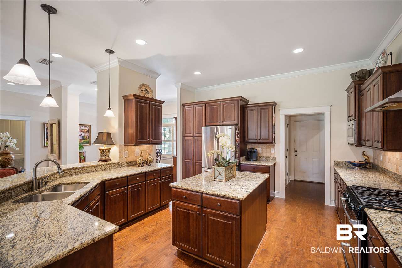 9054 Lake View Drive Fairhope, AL 36532 - Photo 7 of 29 Kitchen
