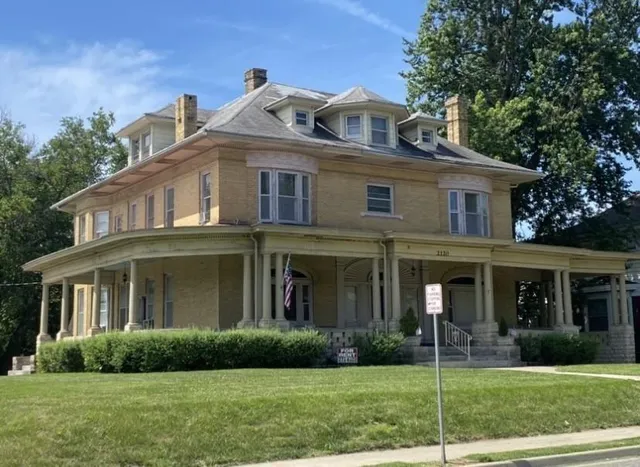 $468,000 | 2120 Faraon Street, St. Joseph, MO 64501