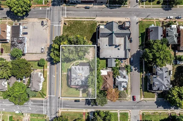 $468,000 | 2120 Faraon Street, St. Joseph, MO 64501