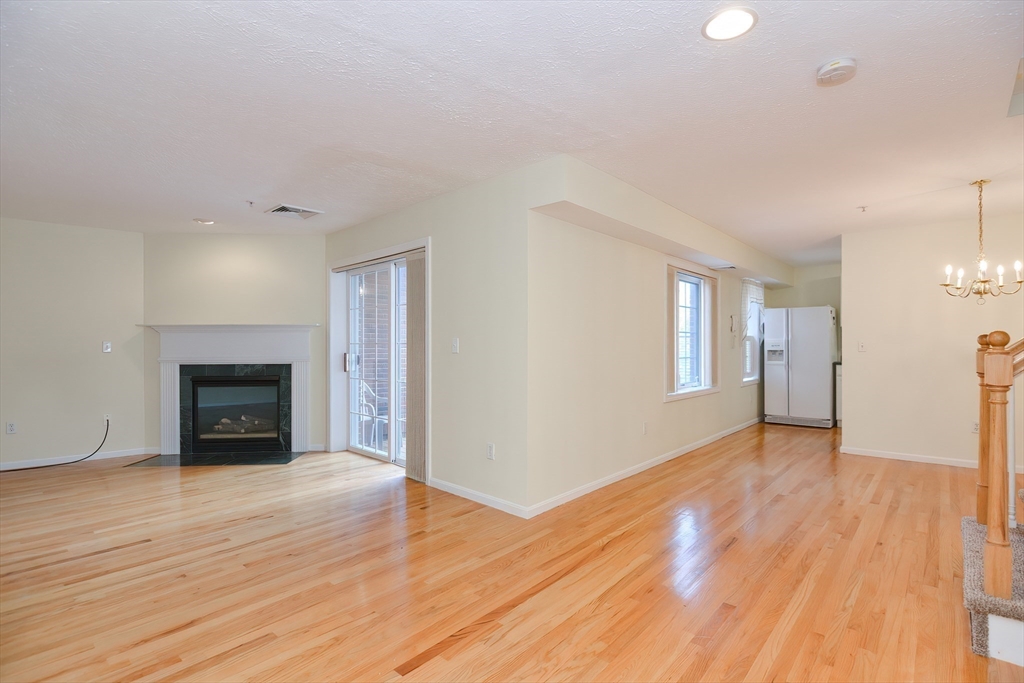 7 Conant Road, Unit 60 Winchester, MA 01890 - Photo 2 of 19 Gallery Image 2