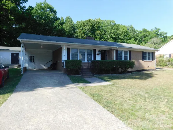 $260,000 | 213 General J E Johnston Street, Stanley, NC 28164