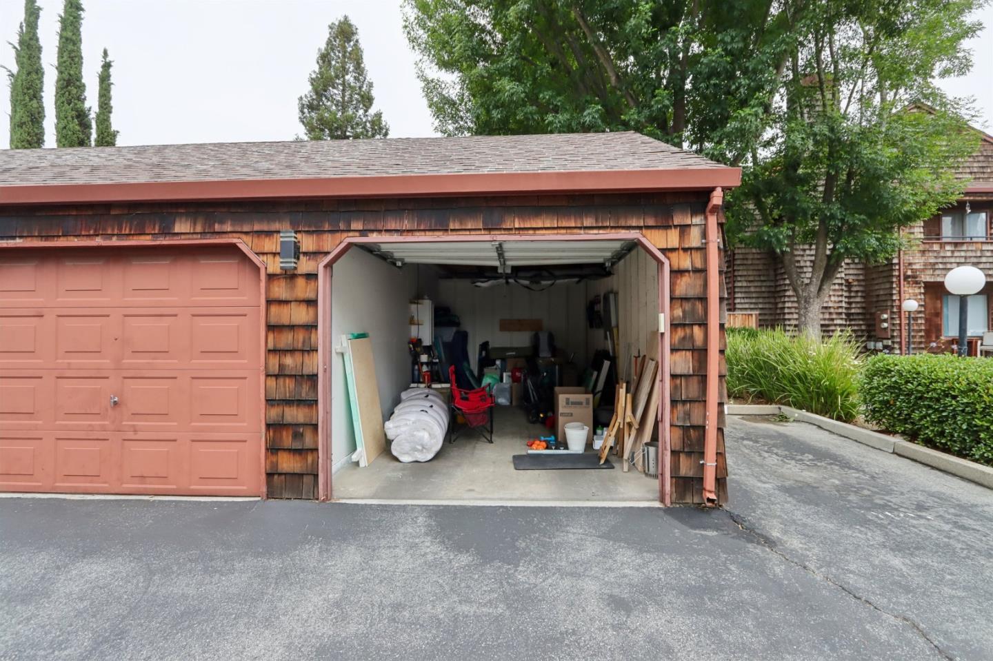 1555 Hecker Pass Road, Unit E201 Gilroy, CA 95020 - Photo 23 of 28