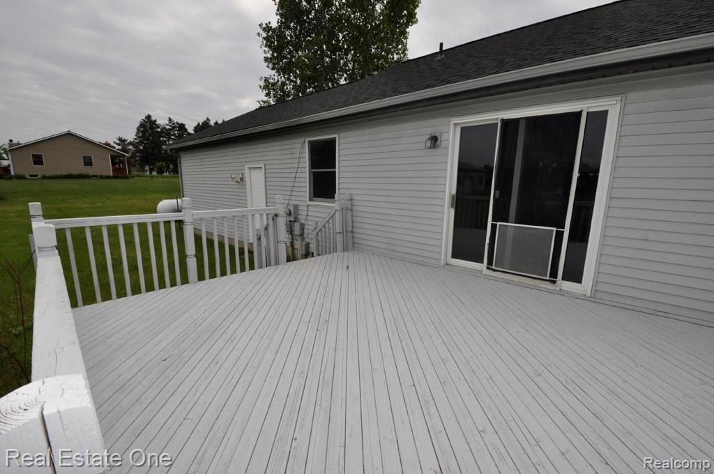 660 Dieterle Road Fowlerville, MI 48836 - Photo 25 of 35 Rear Deck view 1
