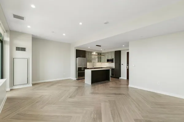 $5,450 | 1 Canal Street, Unit PH1211, Boston, MA 02114
