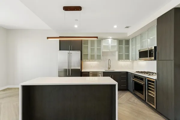 $5,450 | 1 Canal Street, Unit PH1211, Boston, MA 02114