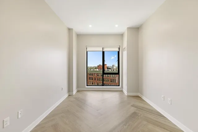 $5,450 | 1 Canal Street, Unit PH1211, Boston, MA 02114