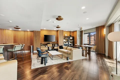 $5,450 | 1 Canal Street, Unit PH1211, Boston, MA 02114