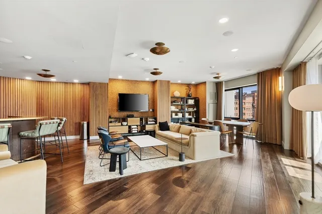 $5,450 | 1 Canal Street, Unit PH1211, Boston, MA 02114