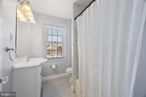 $295,000 | 220 South Bancroft Parkway, Wilmington, DE 19805