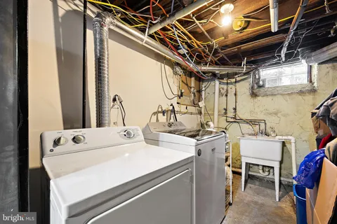 $295,000 | 220 South Bancroft Parkway, Wilmington, DE 19805