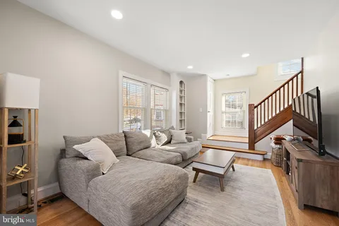 $295,000 | 220 South Bancroft Parkway, Wilmington, DE 19805