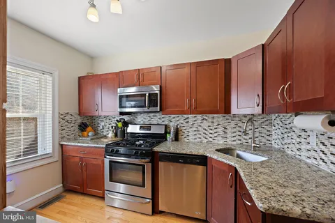 $295,000 | 220 South Bancroft Parkway, Wilmington, DE 19805