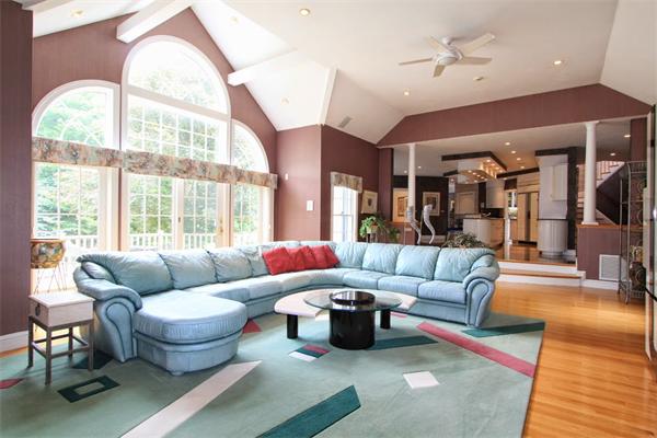 27 Wagon Road Walpole, MA 02081 - Photo 17 of 30 Gallery Image 17