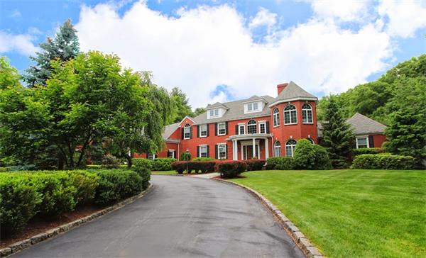 27 Wagon Road Walpole, MA 02081 - Photo 2 of 30 Gallery Image 2