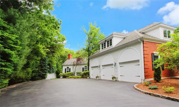 27 Wagon Road Walpole, MA 02081 - Photo 4 of 30 Gallery Image 4