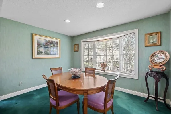 $579,900 | 300 Pinehurst Drive, Unit 300, East Longmeadow, MA 01028