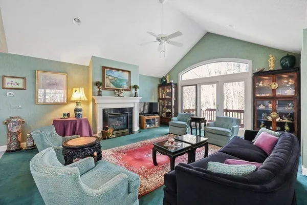 $579,900 | 300 Pinehurst Drive, Unit 300, East Longmeadow, MA 01028