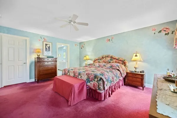 $579,900 | 300 Pinehurst Drive, Unit 300, East Longmeadow, MA 01028