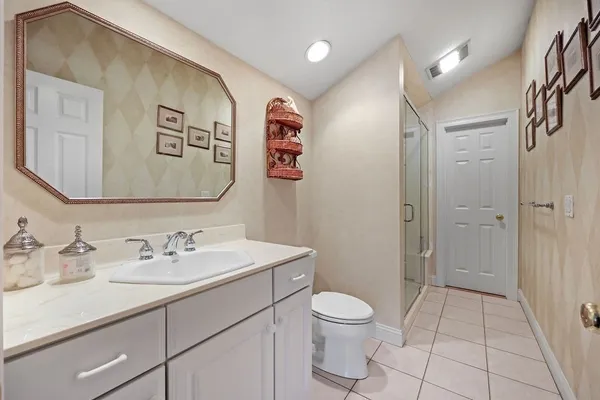 $579,900 | 300 Pinehurst Drive, Unit 300, East Longmeadow, MA 01028