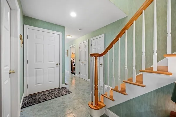 $579,900 | 300 Pinehurst Drive, Unit 300, East Longmeadow, MA 01028