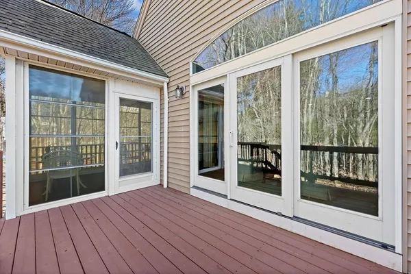 $579,900 | 300 Pinehurst Drive, Unit 300, East Longmeadow, MA 01028