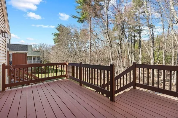 $579,900 | 300 Pinehurst Drive, Unit 300, East Longmeadow, MA 01028