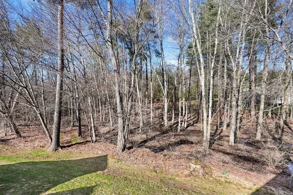 $579,900 | 300 Pinehurst Drive, Unit 300, East Longmeadow, MA 01028