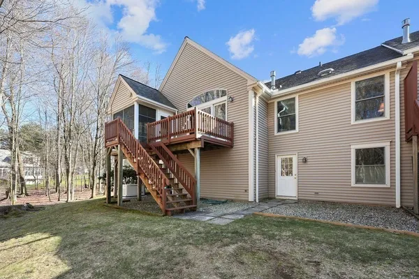 $579,900 | 300 Pinehurst Drive, Unit 300, East Longmeadow, MA 01028