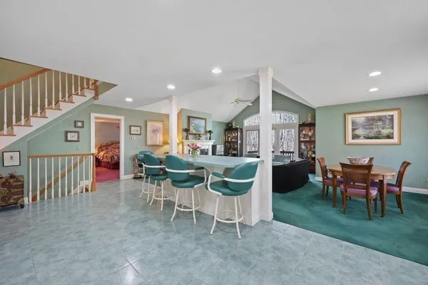 $579,900 | 300 Pinehurst Drive, Unit 300, East Longmeadow, MA 01028