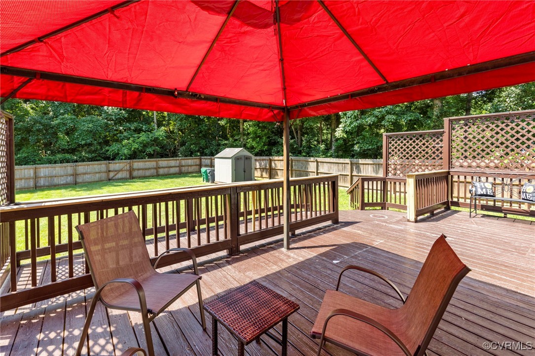 2901 Kingsdale Road North Chesterfield, VA 23237 - Photo 21 of 22 a view of a balcony with furniture
