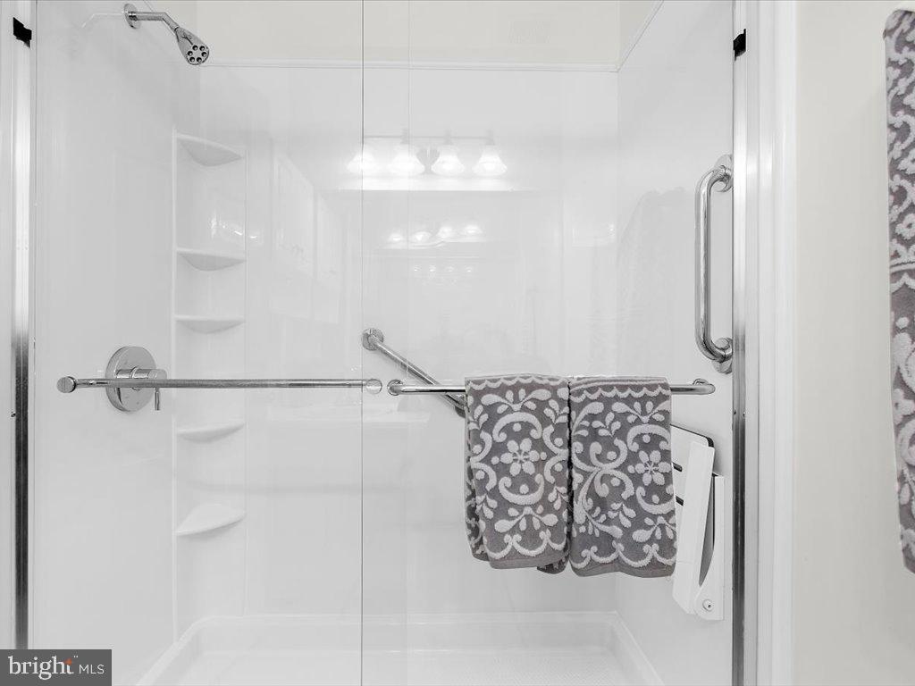 602 Moonglow Road, Unit 101 Odenton, MD 21113 - Photo 4 of 30 a bathroom with a shower
