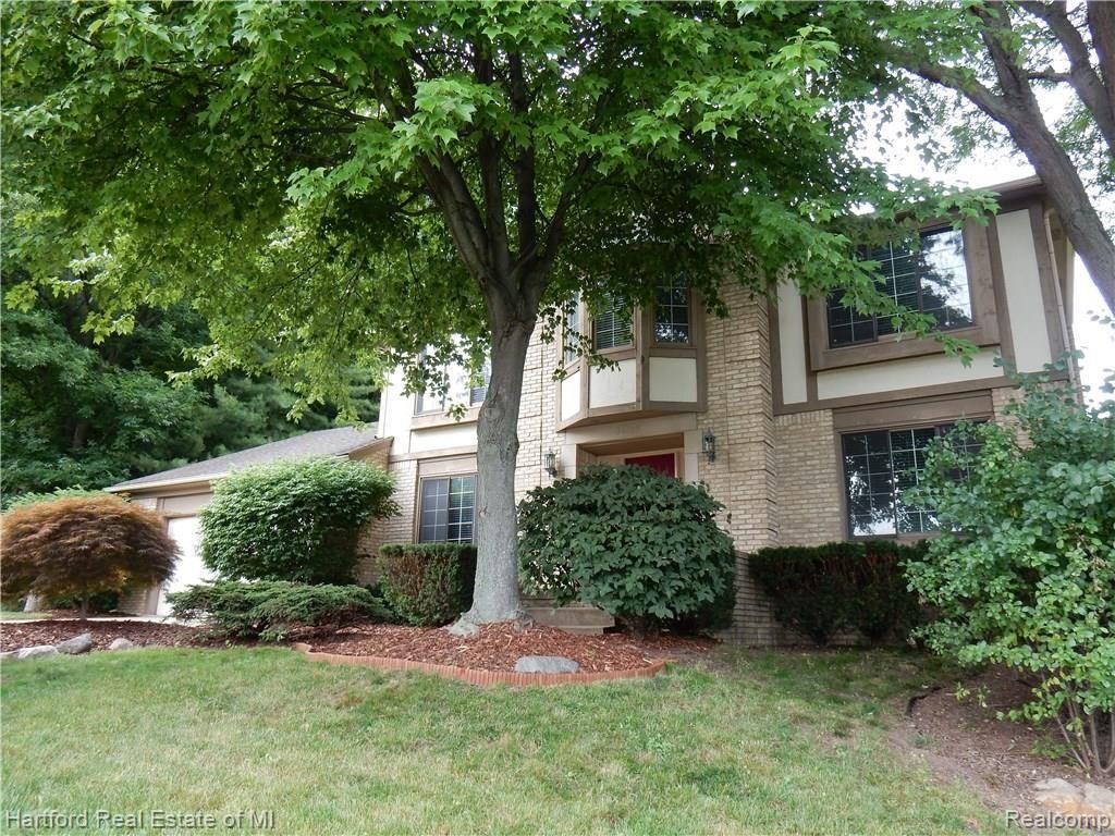 36768 Chesapeake Road Farmington Hills, MI 48335 - Photo 1 of 49